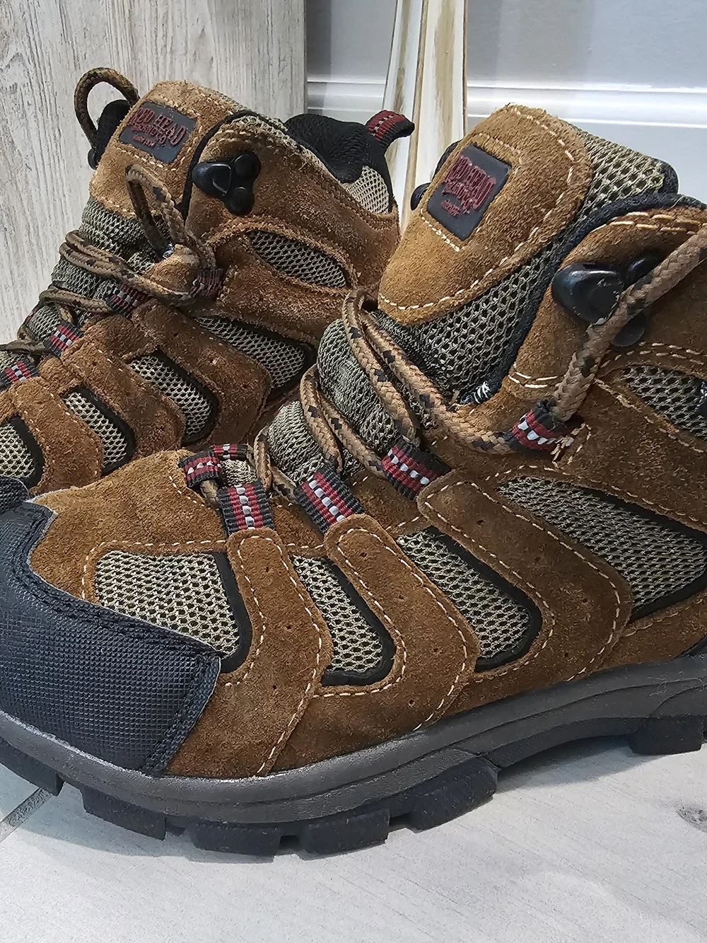 RedHead Brown Waterproof Kids Boys Hiking Boots Size 2Y